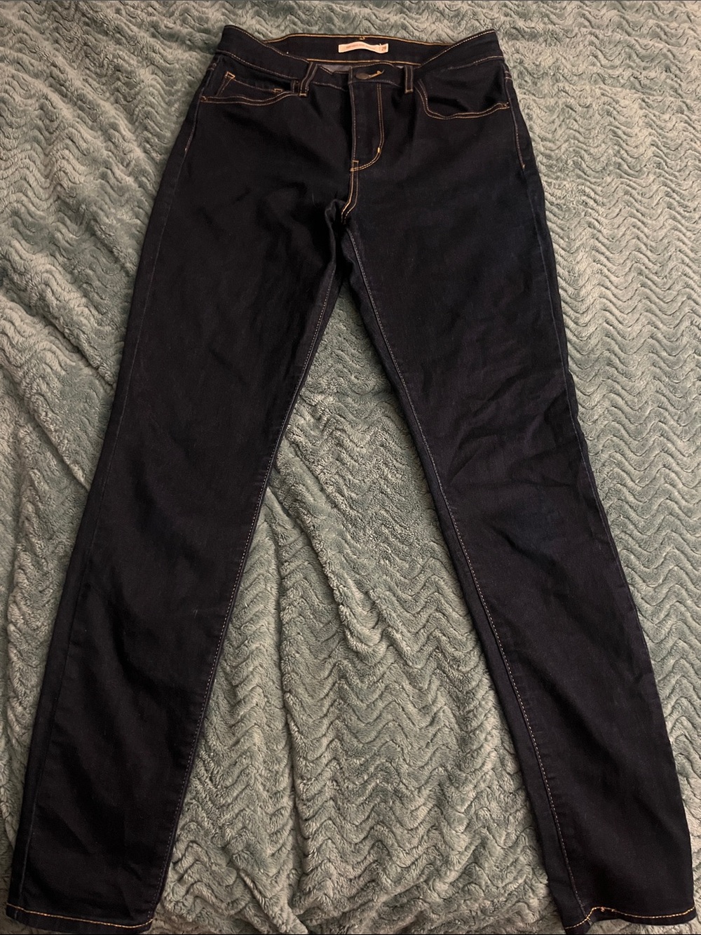 Levi's High Rise Skinny Jeans in Dark Indigo with Contrast Stitching